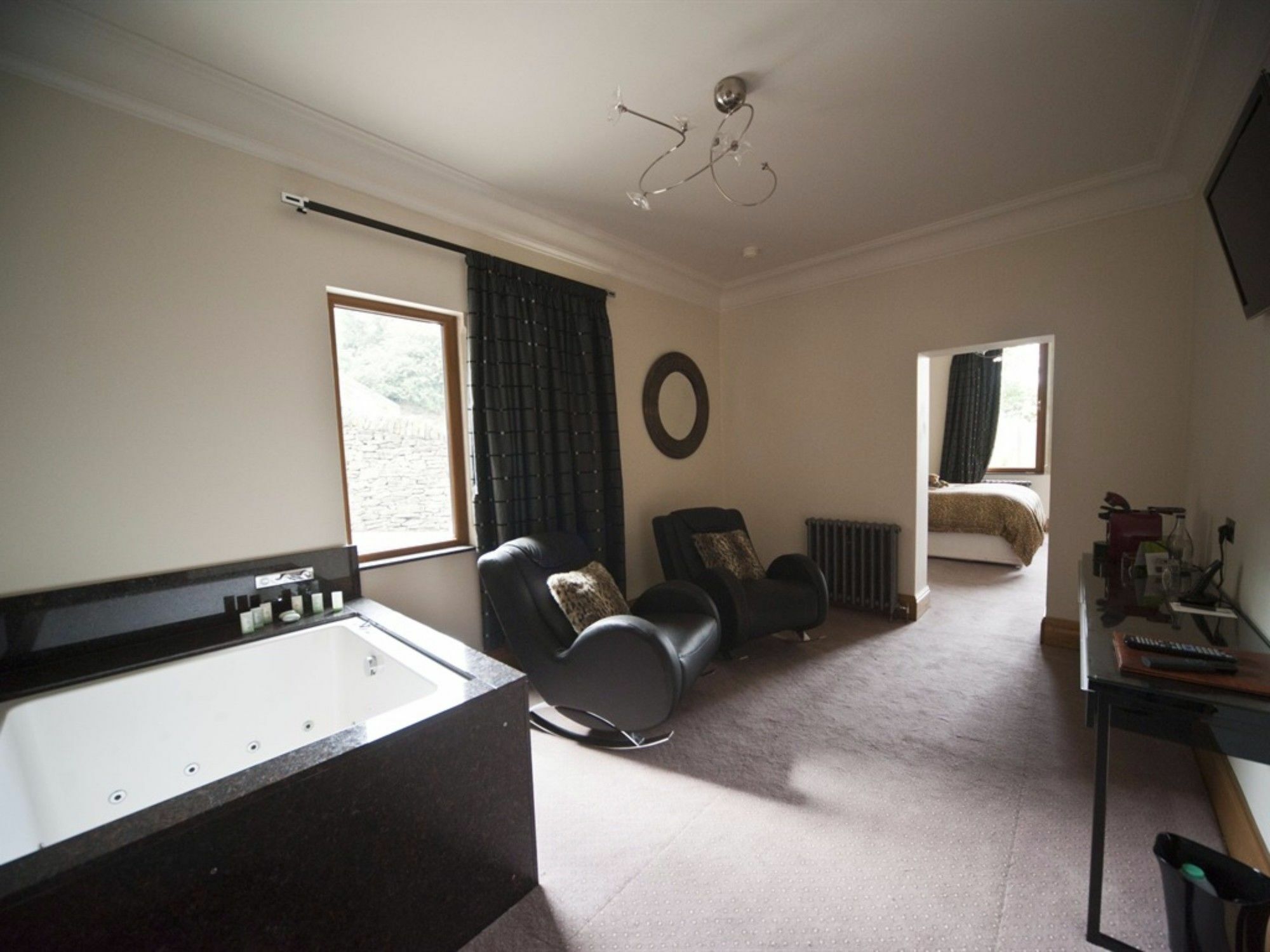 The Saddleworth Hotel Diggle Экстерьер фото